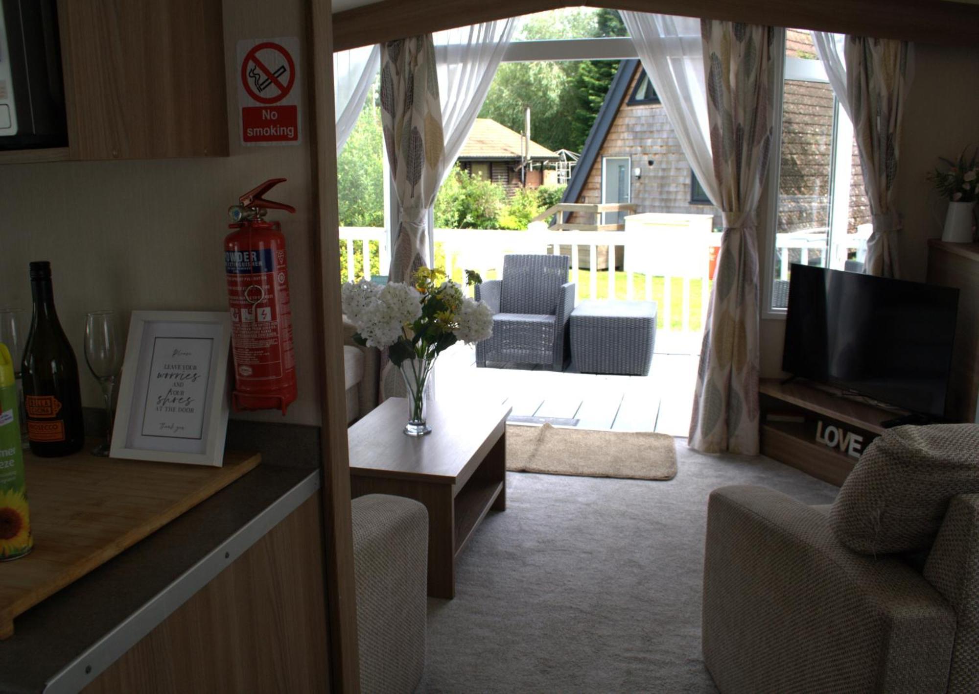 41 The Meadows Luxury Hot Tub Holidays Tattershall Lakes Dış mekan fotoğraf